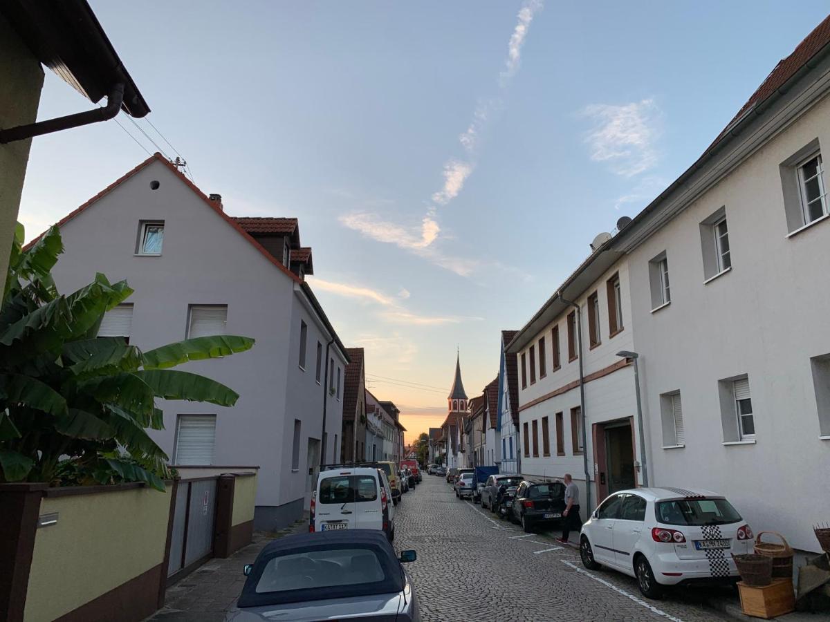 Fachwerkhaus In Ruhiger Altstadt By Rabe - Free Netflix & Eigene Terrasse Karlsruhe Exterior photo